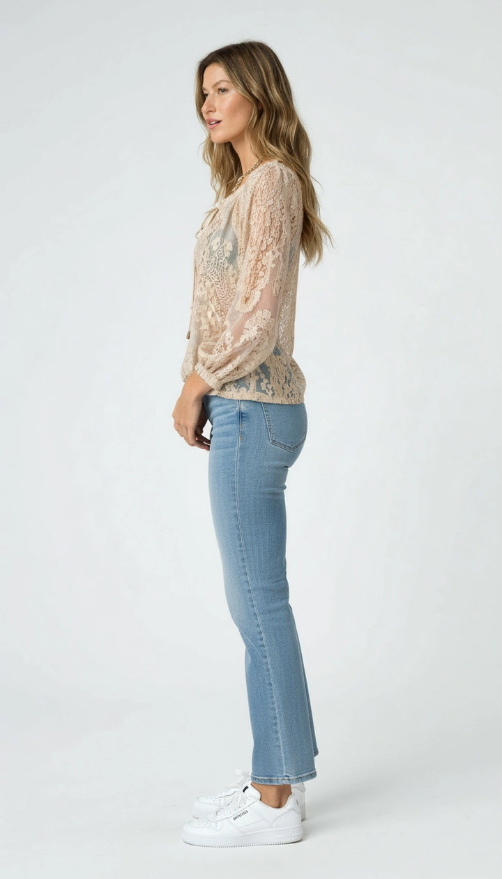 Kiki – Unieke Blouse met Kantdetails