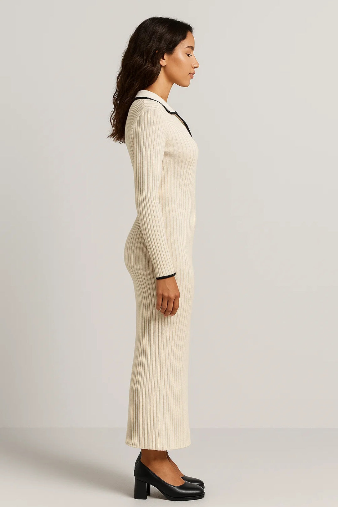 Lange ribgebreide jurk | Contrasterende kraag | Elegant en aansluitend