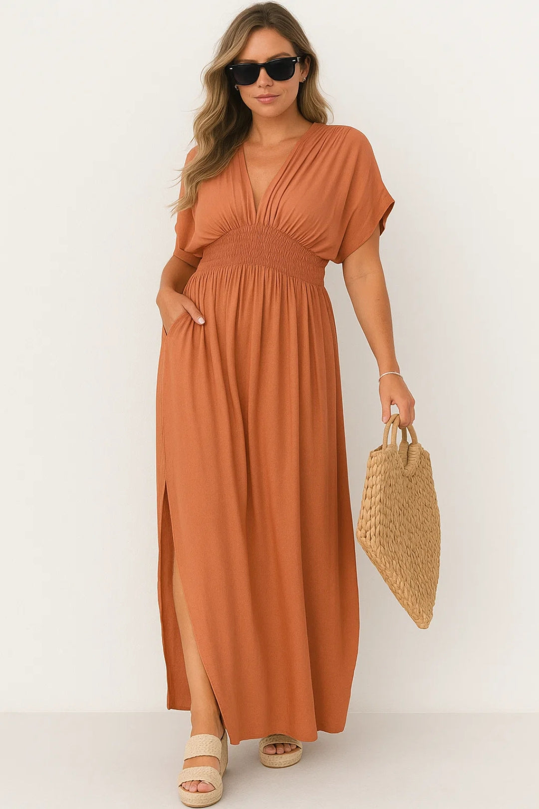 Lange jurk met V-hals | Soepele snit en korte mouwen