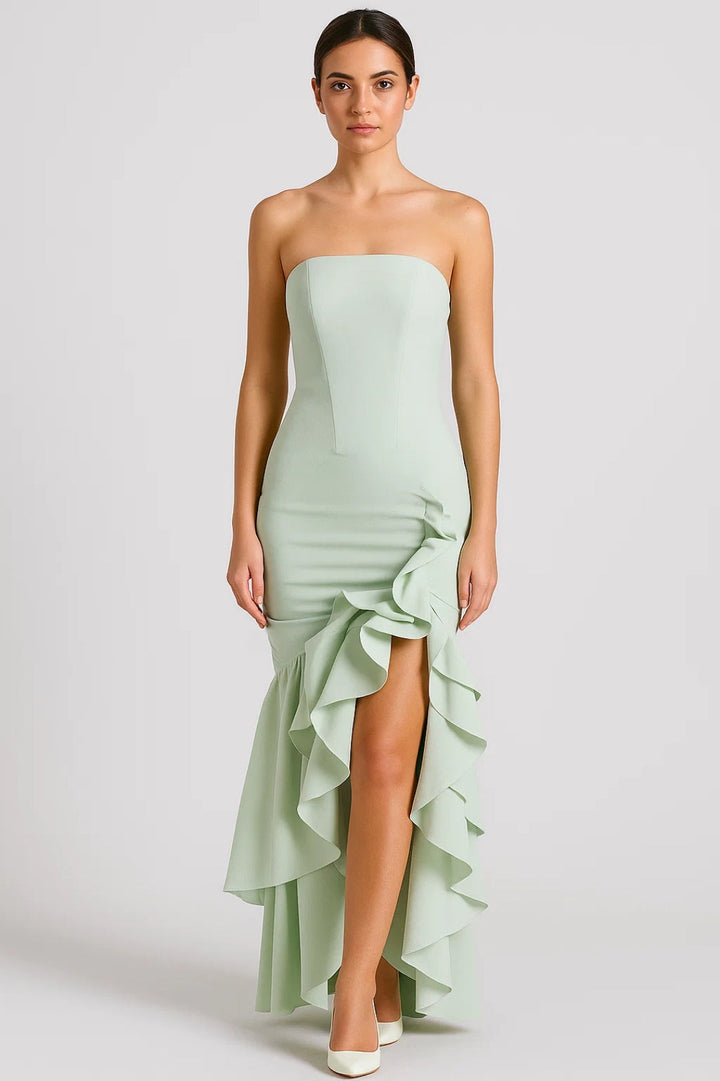 Lange strapless jurk met volant | Elegante asymmetrische split