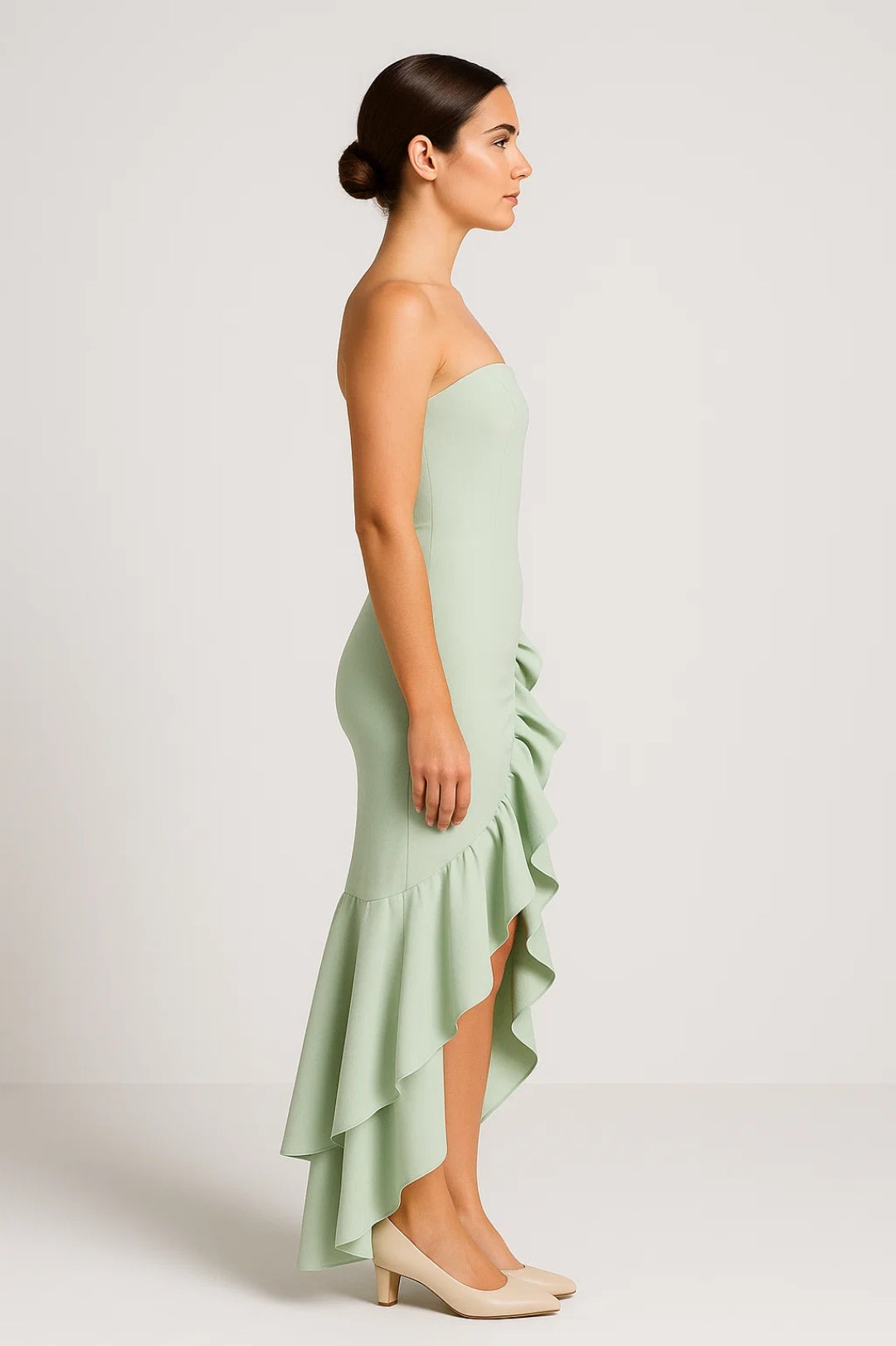 Lange strapless jurk met volant | Elegante asymmetrische split