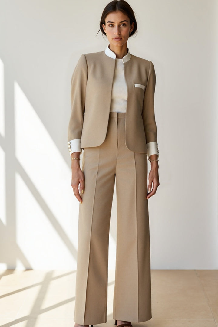 Beige blazer met witte details | Moderne elegantie