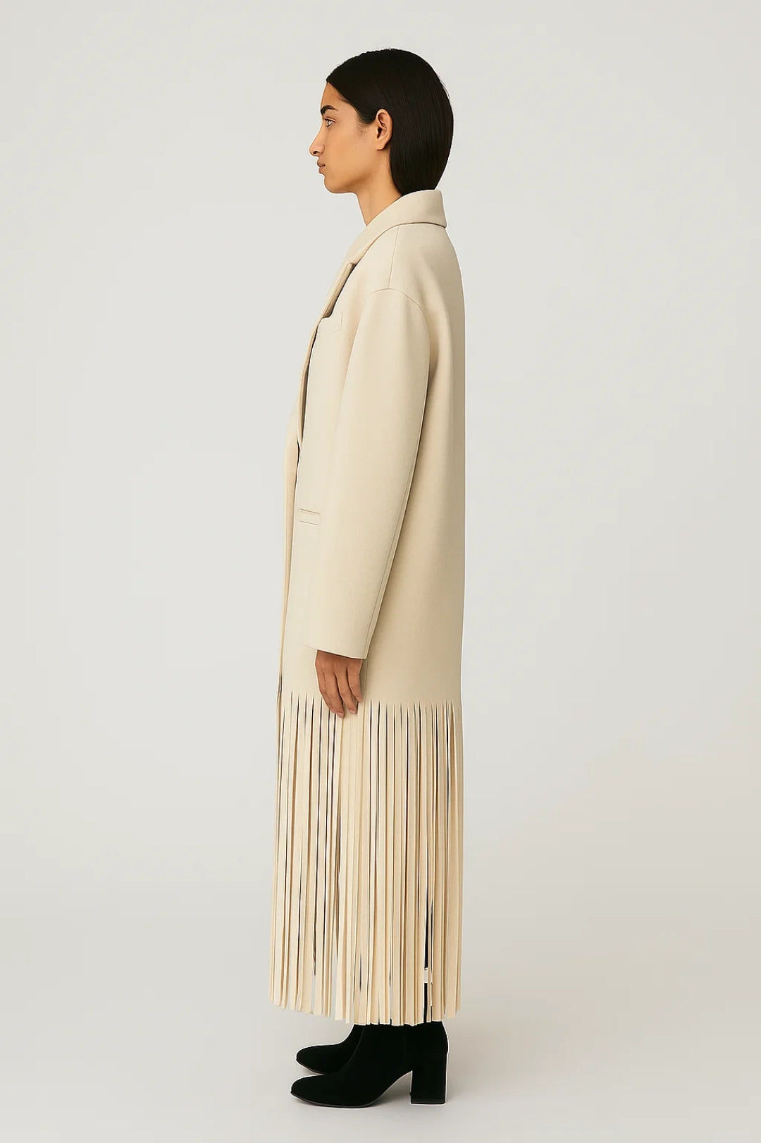 Lange Jassen Collectie | Damesjas met Reverskraag en Lasergesneden Franje | Lichtgewicht en Ademend